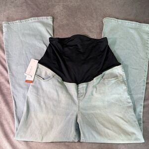 NWT Ingrid & Isabel Maternity Flare Jeans Size 12 Light Wash 31.5 Crossover